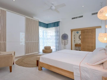 4 Bedroom Villa
