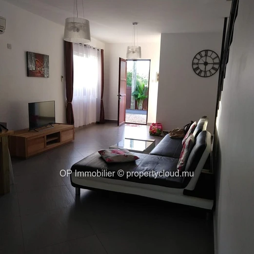 3-Bedroom RES Townhouse with Private Pool in Pointe aux Piments