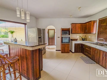 4 Bedroom Villa