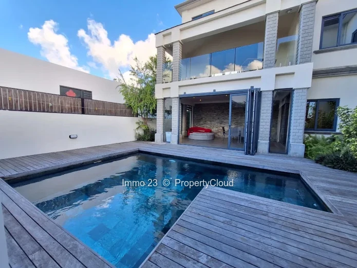 House / Villa - 5 bedrooms - Mont Choisy - Ref. MA99898LO