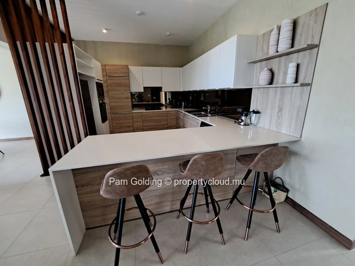 3 Bedroom penthouse – Pointe aux Cannoniers 