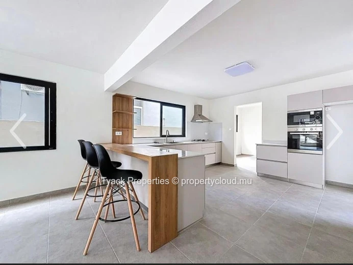 Villa Moderne 3 Chambres avec Piscine à Vendre à Péreybère