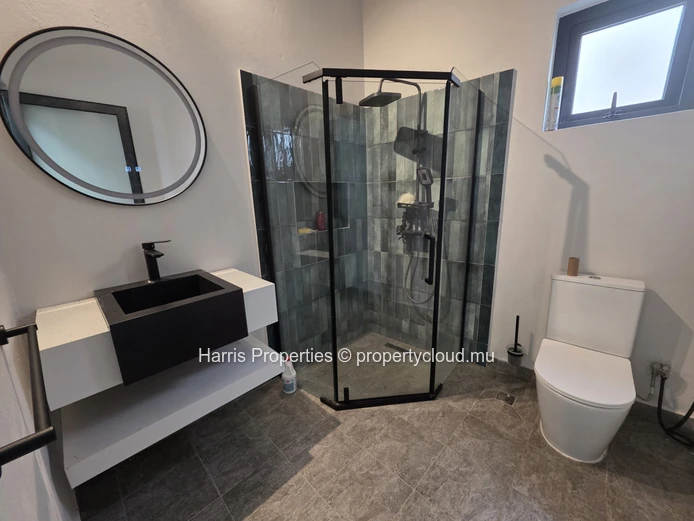 Luxurious Modern Individual Duplex for Rent in Pereybere – Elegant Design & Premium Comfort