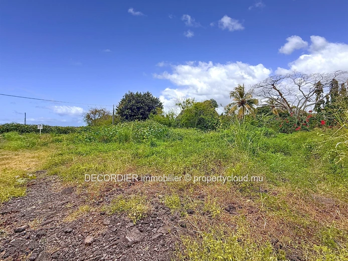 Residential plot for sale in The Vale – A Unique Opportunity!