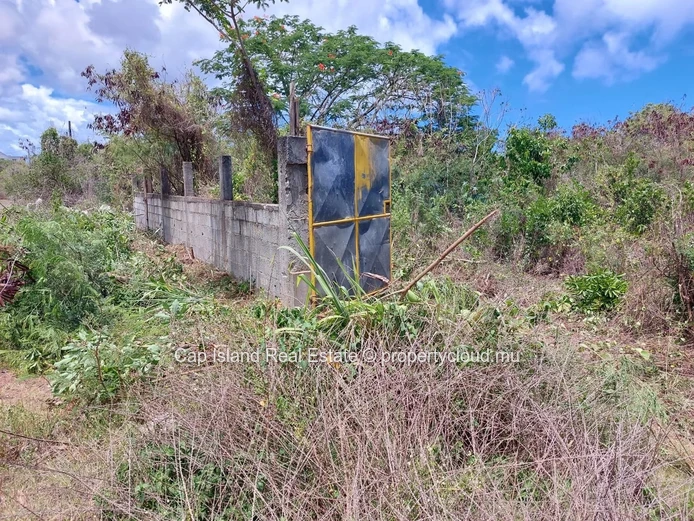 À Vendre – Terrain résidentiel exclusif de 385,6 m² à Grand Baie, avec accès par Péreybère Moulin Cassée et Chemin Vi...