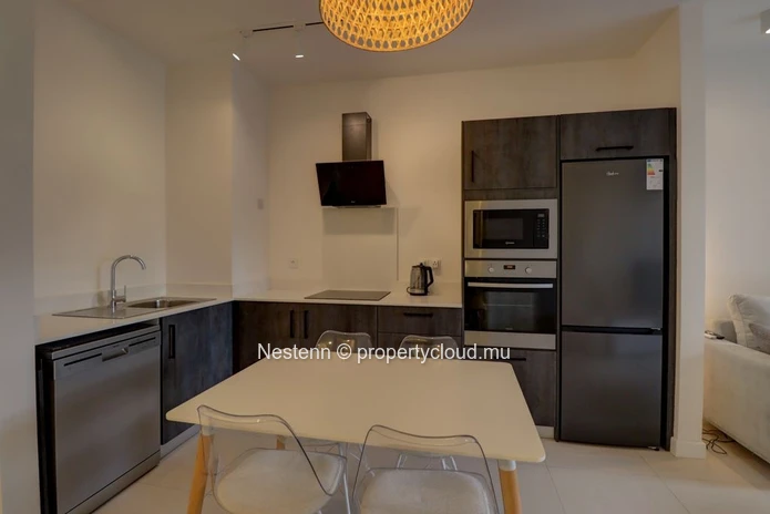 Appartement moderne & luxueux au rez-de-chaussée avec jardin privatif et vue panoramique 