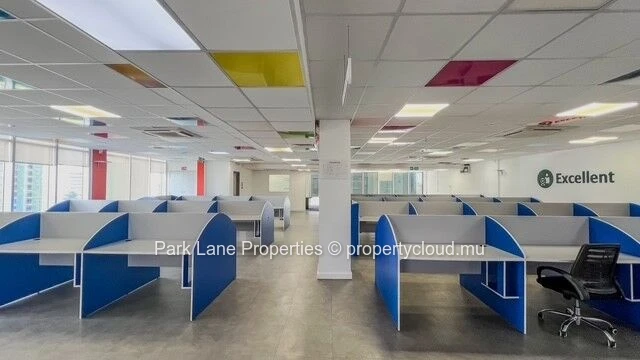 Exceptional Professional Space in Ebene: Flexibility and Modernity !