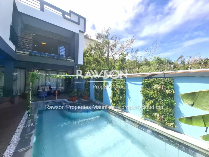5-Bedroom Bungalow | Private Pool | Spacious & Charming | Pereybere 