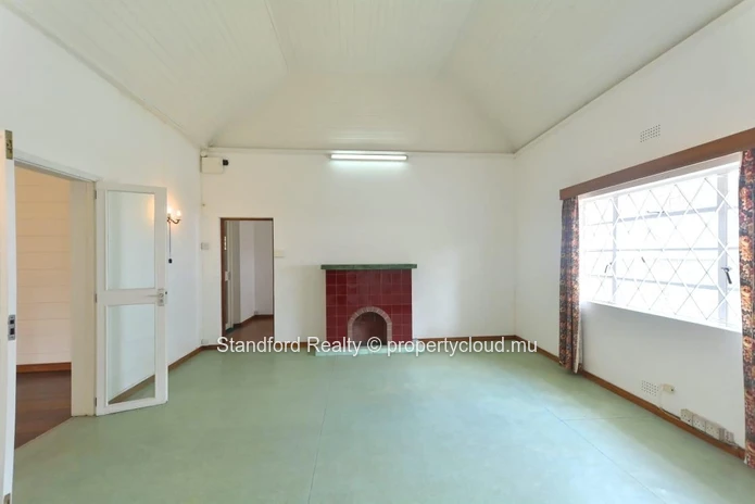 Grande Maison pour Activité Commerciale – Belle Rose