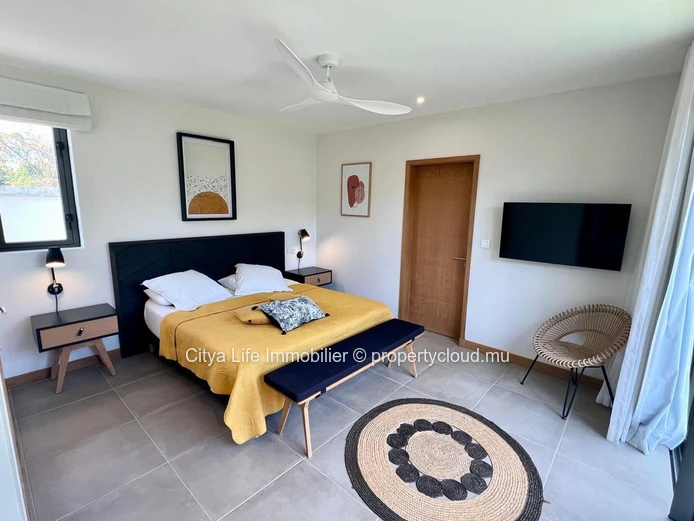 Villa PDS à vendre à Grand Baie, 147m², terrain 500m², 3 chambres, piscine privée. Prix : 850 000 €.
