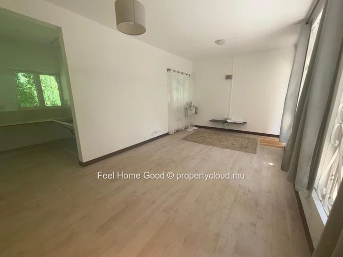 House for Sale in Vacoas – Strategic Location & Professional Potential