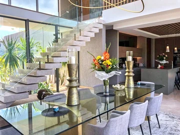5 Bedroom Villa