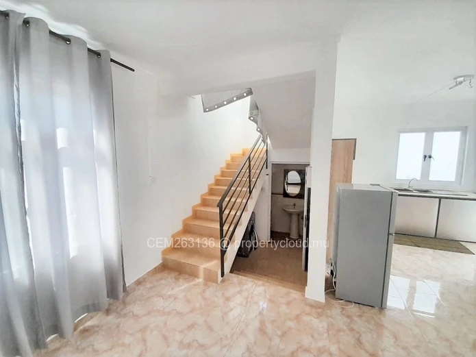 Duplex meublé de deux chambres à louer à Albion