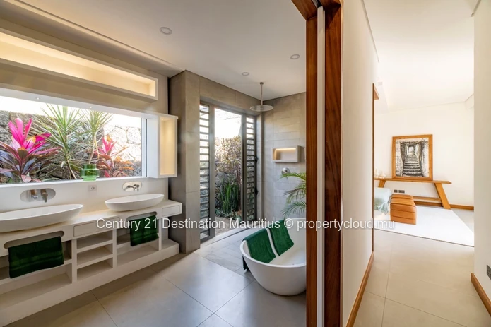 A Vendre - Nord - Villa 4 Chambres | Piscine Privee Vue Panoramique | Petit Raffray | Accessible Aux Etrangers Res
