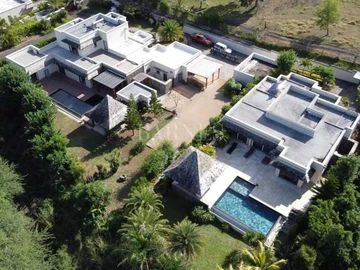 6 Bedroom Villa