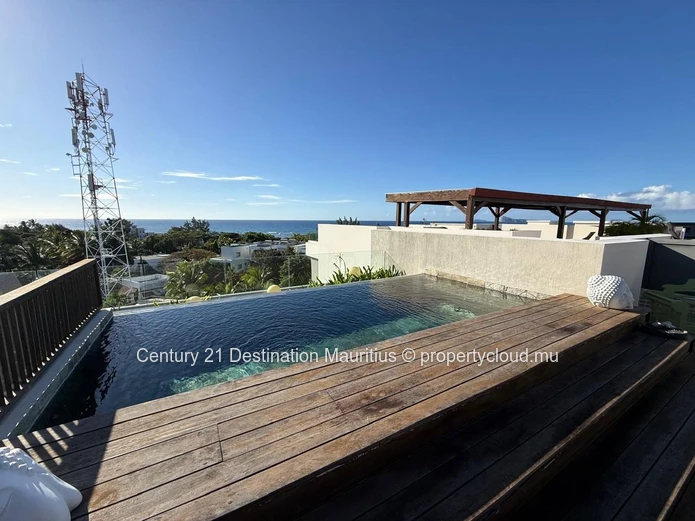 Elevated Island Living with a Front-Row Seat to Coin de Mire