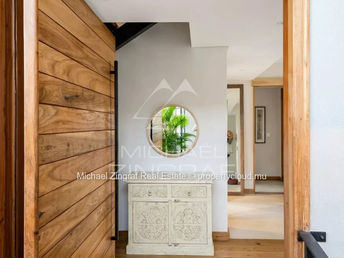 Luxury Penthouse with Sea Views – Pointe aux Canonniers