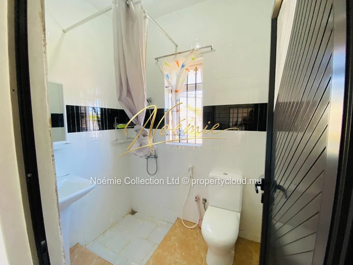 2-Bedroom Apartment for Rent in Pereybère