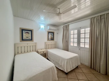 5 Bedroom Villa