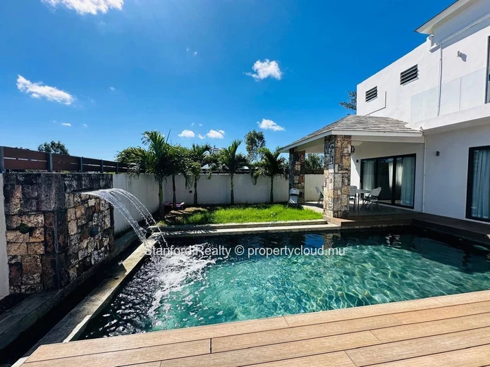 Exclusive Luxury Villa for Rent – 4 Bedrooms, Mont Choisy, North