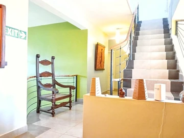 9 Bedroom Villa