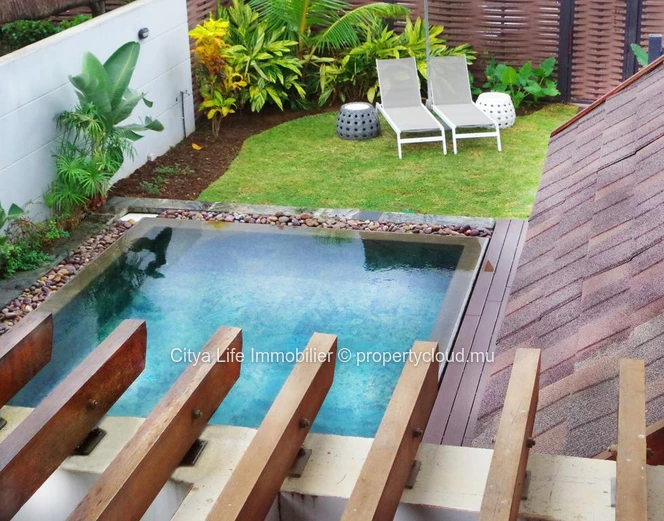 Exceptional 3-Bedroom Garden House with Private Garden at Choisy les Bains