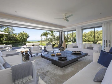 5 Bedroom Villa