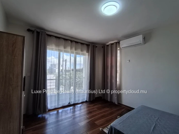 Villa Moderne Neuve de 3 Chambres avec Piscine Privée à Louer à Calodyne | À 20 Minutes de Northfields International ...