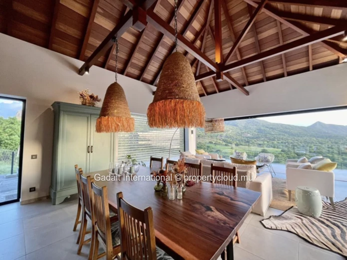 For Rent – Magnificent Luxury Villa in Domaine de Palmyre | Breathtaking Le Morne Views, West Coast of Mauritius