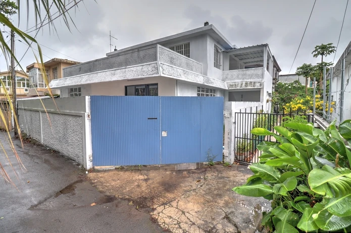 Maison non meublée de 5 chambres et de 203 m² sur un terrain de 210 m². 