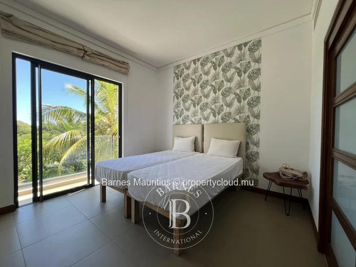 AZURI RESORT - 4-Bedroom Villa with Garden & Pool