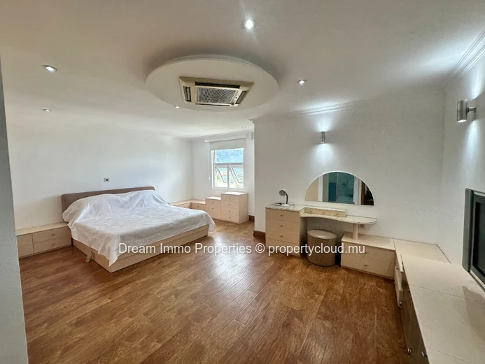 Superb Duplex Penthouse With Mountain Views In Quatre Bornes – Mauritius