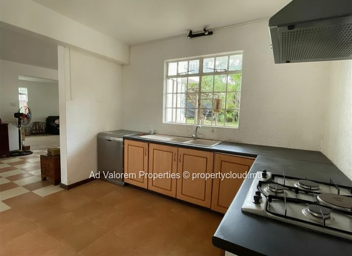 Exclusive Listing – High-Potential Property in a Prime Location in Péreybère (Sole Mandate)