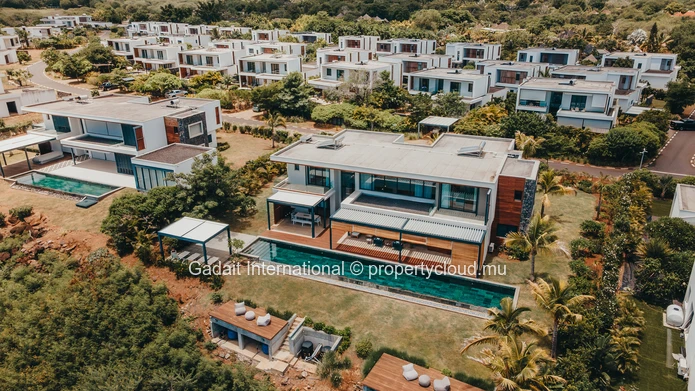 Location courte durée – Villa de haut standing avec piscine à débordement au Domaine Akasha, Ouest de l'Île Maurice