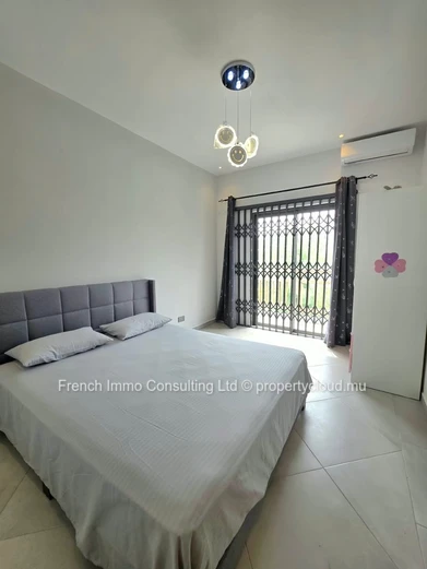 Villa de 4 chambres en location moyen terme a pereybere