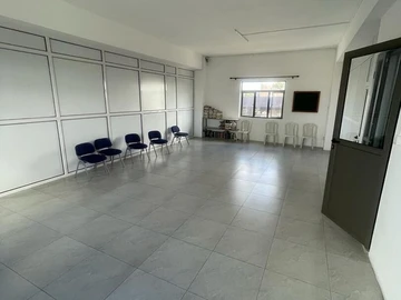 Commercial building at Palma Quatre Bornes for rent.