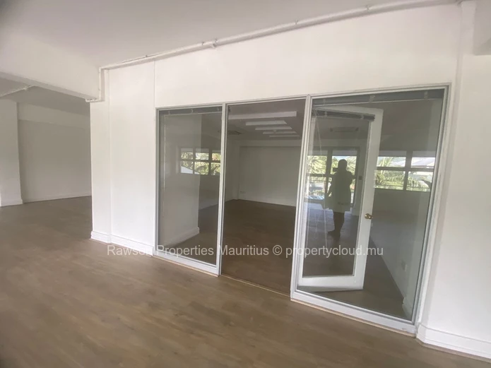  142m² Bureau à louer à Grande Rivière Noire