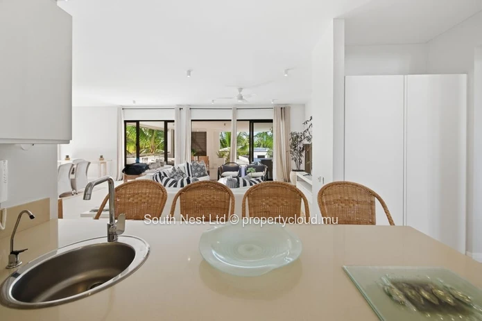 Penthouse de Luxe avec Accès Privé à la Baie de Merville
