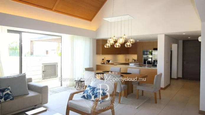 MONT CHOISY – Penthouse meublé proche de la plage - 2 chambres