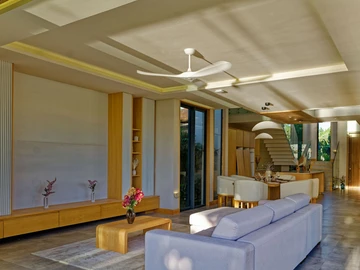 5 Bedroom Villa