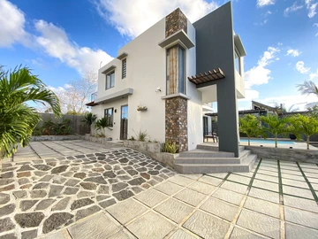 4 Bedroom Villa
