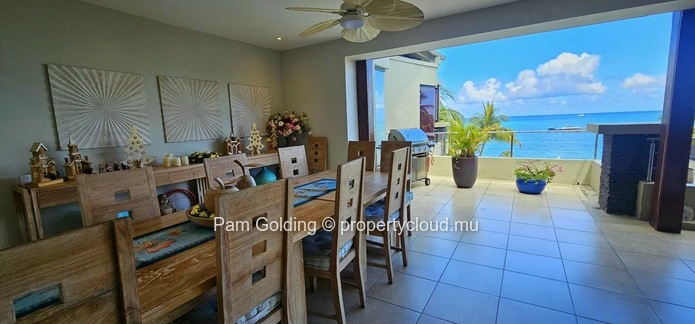Stunning beach front apartment with two suites