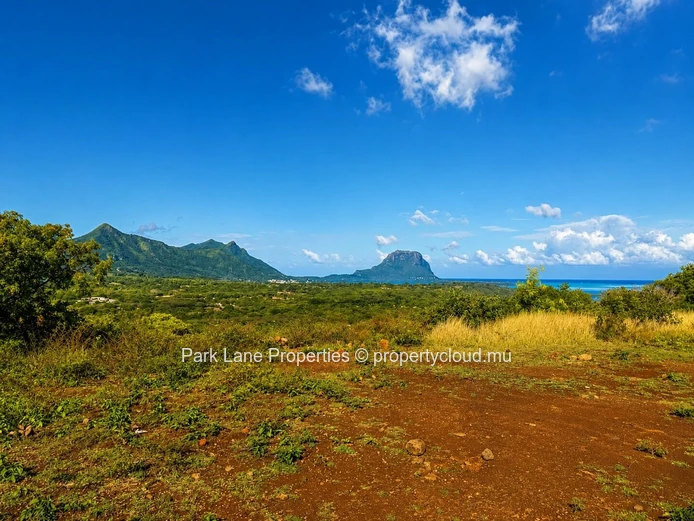 Terrain d’Exception avec Vue Panoramique au Domaine de Palmyre