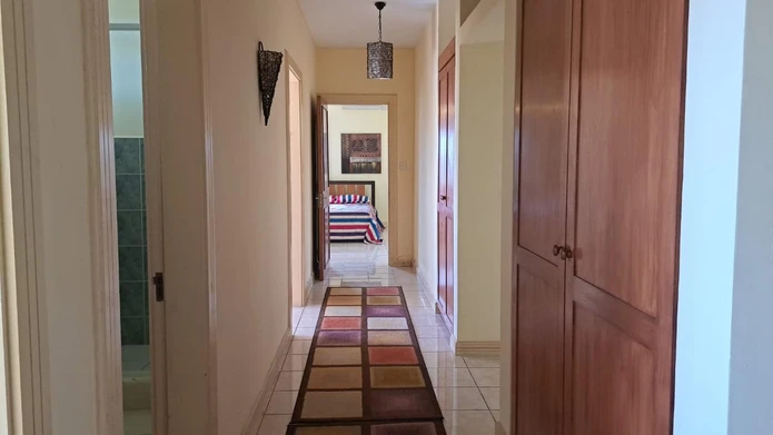 Appartement meuble et equippe (150 m2) a vendre  à Quatre Bornes, Prix Rs (neg)