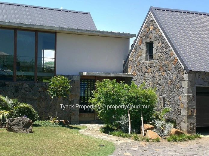 Villa 3 chambres avec piscine privée à vendre à Balaclava