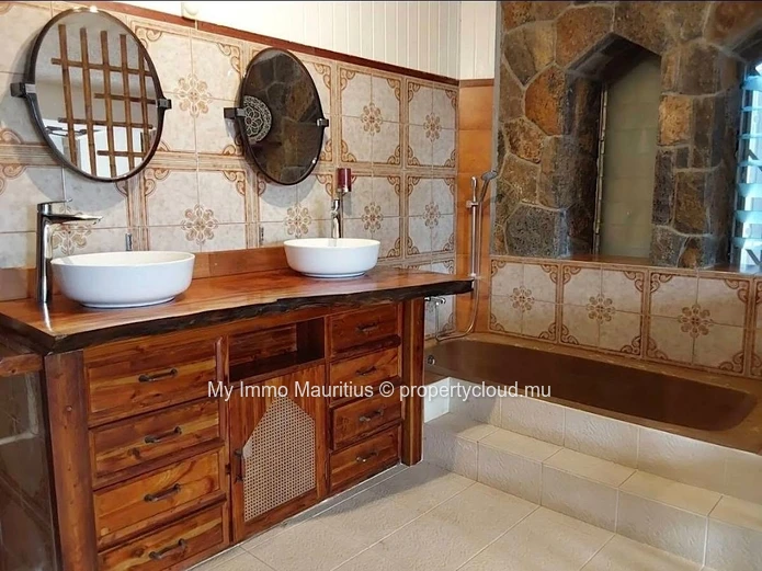 Beachfront Villa with Direct Beach Access – Grand Gaube