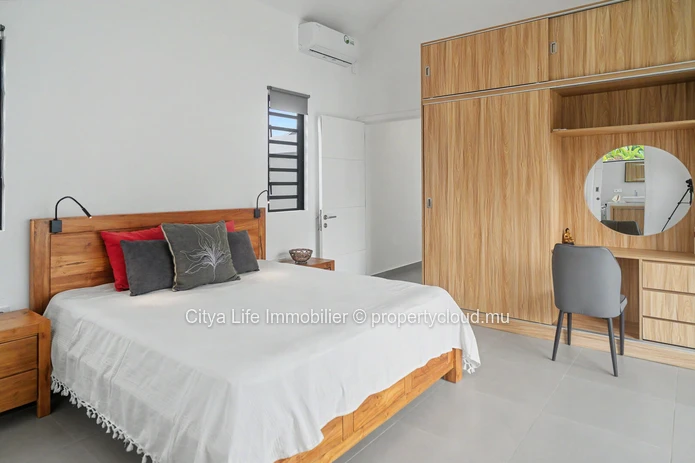 Maison 3 chambres avec piscine à vendre à Mont Mascal (180 m²)