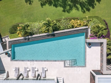 5 Bedroom Villa