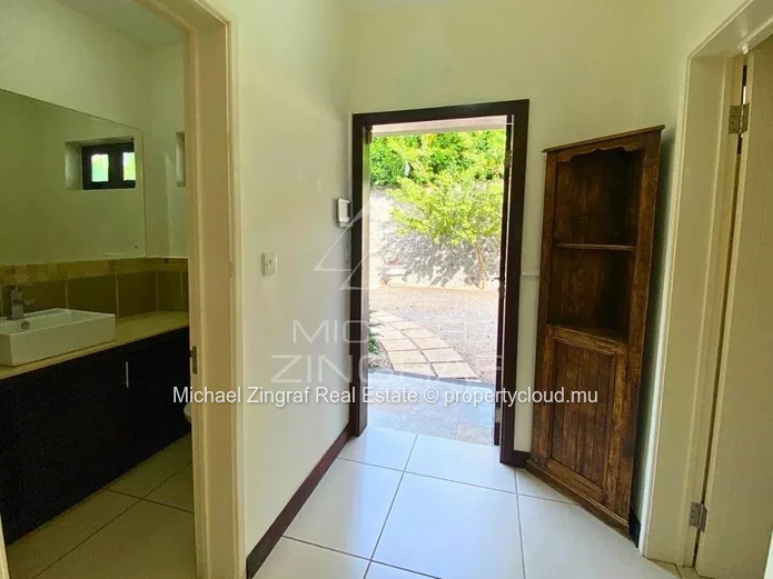 Spacious Family Home with Sea & Mountain Views – Tamarin