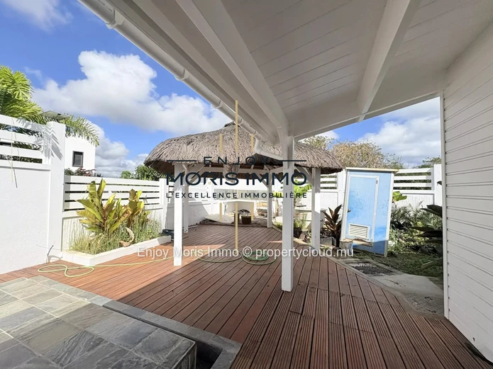 Contemporary Villa 3 Bedrooms with Swimming Pool & Kiosk – For Sale in Grand Bay
